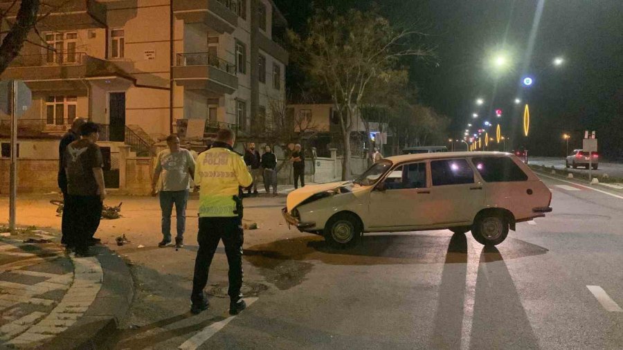 Otomobil İle Çarpışan Motosiklet Sürücüsü Hayatını Kaybetti