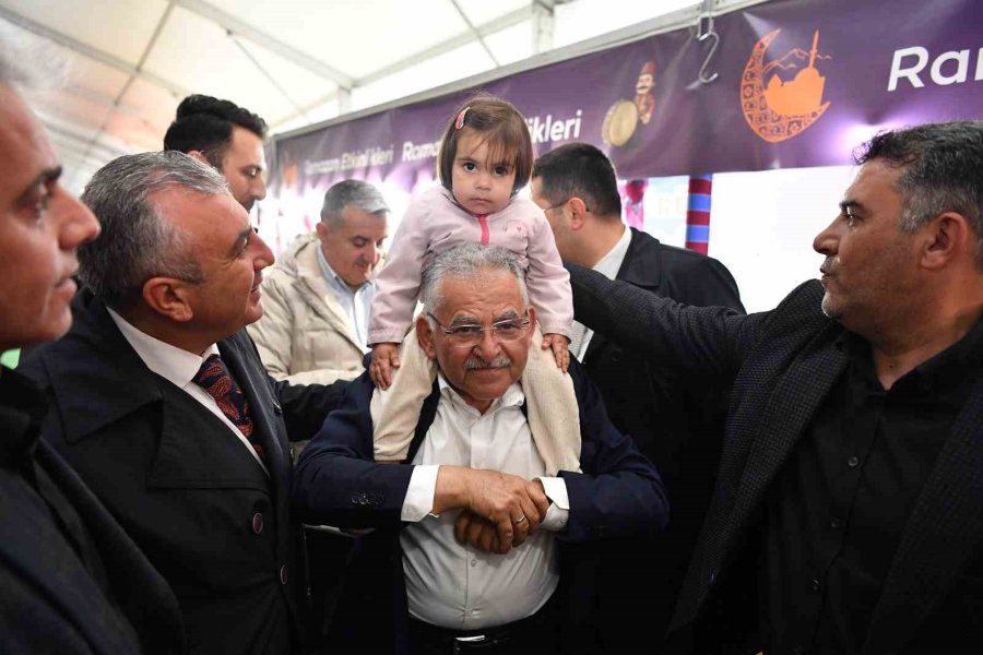 Başkan Büyükkılıç, Ramazan Etkinliklerinde Vatandaşlarla Kucaklaştı