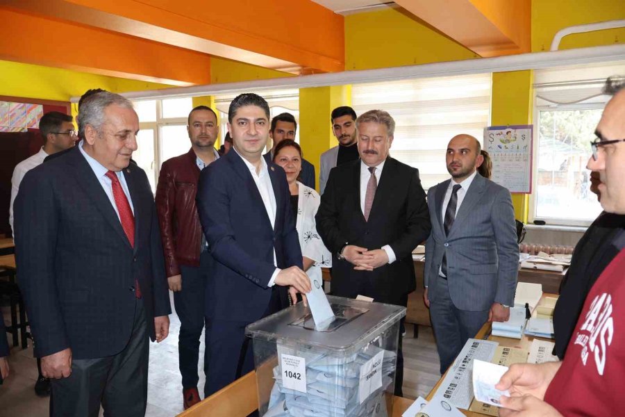 Mhp’li Özdemir, Kayseri’de Oyunu Kullandı