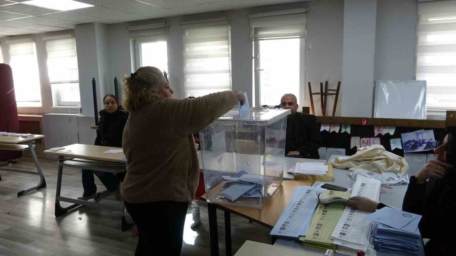 Kayseri’de Oy Kullanma İşlemi Başladı