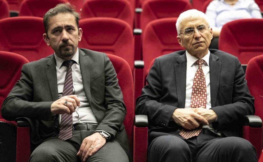 “bisikletli Kütüphaneci” Kütüphane Haftası’nda Estü’nün Konuğu Oldu