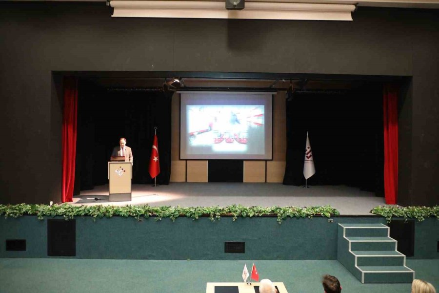 “bisikletli Kütüphaneci” Kütüphane Haftası’nda Estü’nün Konuğu Oldu