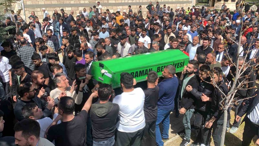 Kazada Hayatını Kaybeden 17 Yaşındaki Genç Son Yolculuğuna Uğurlandı