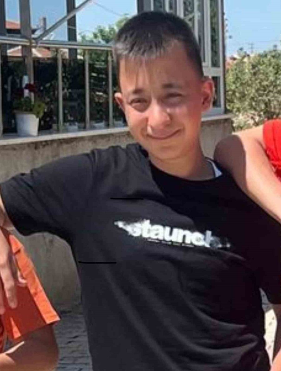 Kazada Hayatını Kaybeden 17 Yaşındaki Genç Son Yolculuğuna Uğurlandı