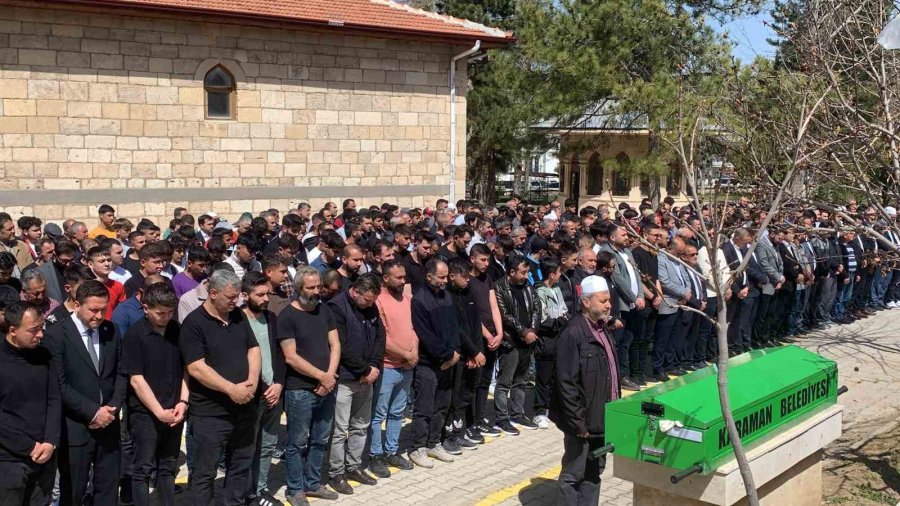 Kazada Hayatını Kaybeden 17 Yaşındaki Genç Son Yolculuğuna Uğurlandı