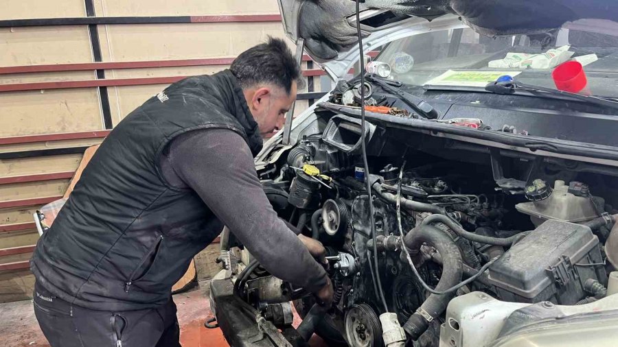 Bayram Seyahati Öncesi Araç Bakımı Hayati Önem Taşıyor