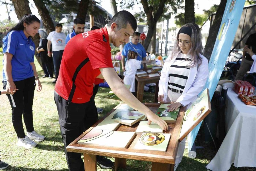 Alanya’da 2 Nisan Otizm Farkındalık Günü’nde Renkli Etkinlik