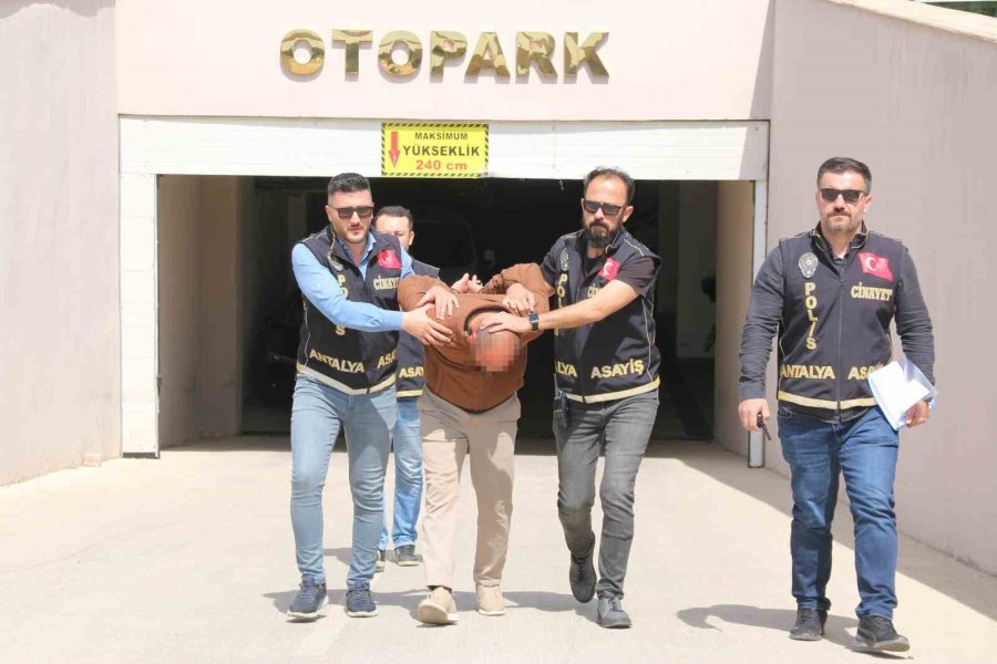 Eski Eşi Hakkında Dedikodu Yaptığını İddia Ettiği Akrabasını Sırtından Vurarak Öldürdü