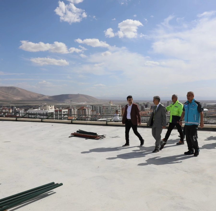 Vali Çelik Yapımı Devam Eden Sağlık Yatırımlarında İncelemelerde Bulundu