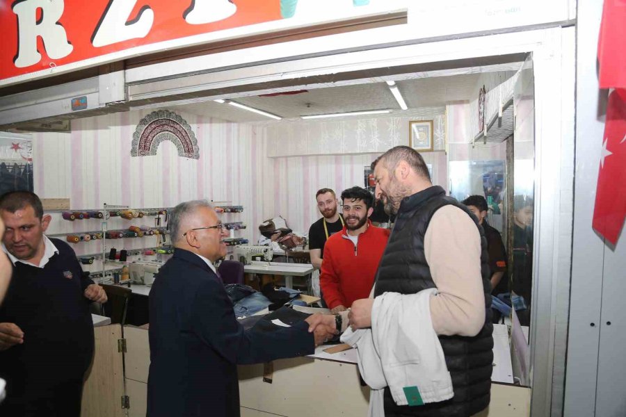 Hunat Çarşısı Esnafını Ziyaret Eden Büyükkılıç’tan Birlik, Beraberlik Mesajı