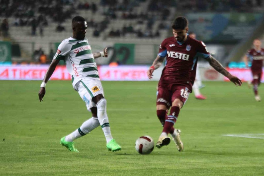 Trendyol Süper Lig: Konyaspor: 0 - Trabzonspor: 1 (ilk Yarı)