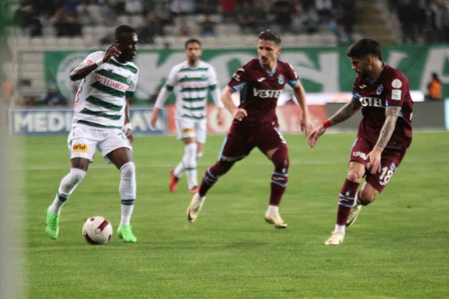 Trendyol Süper Lig: Konyaspor: 0 - Trabzonspor: 1 (ilk Yarı)