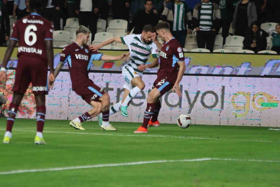 Trendyol Süper Lig: Konyaspor: 0 - Trabzonspor: 1 (ilk Yarı)