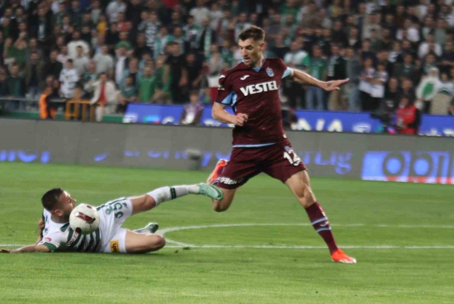 Trendyol Süper Lig: Konyaspor: 0 - Trabzonspor: 1 (ilk Yarı)