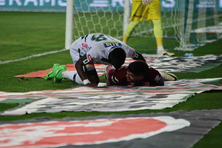 Trendyol Süper Lig: Konyaspor: 0 - Trabzonspor: 1 (ilk Yarı)