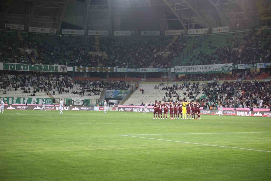 Trabzonspor’dan 1 Dakikalık Protesto