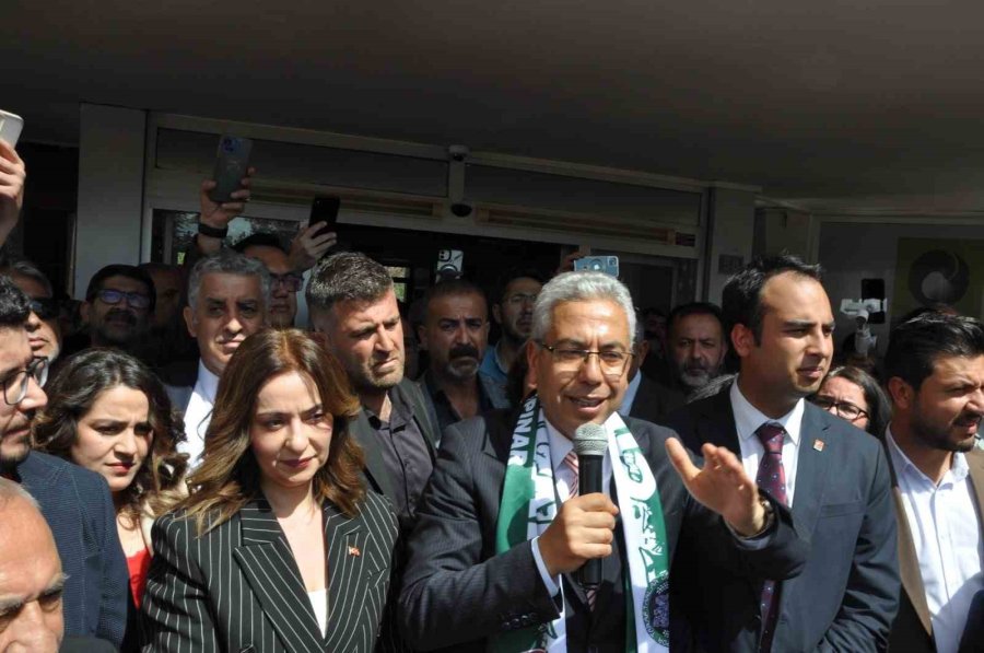 Ereğli Belediye Başkanı Akpınar Mazbatasını Aldı, Görevine Başladı