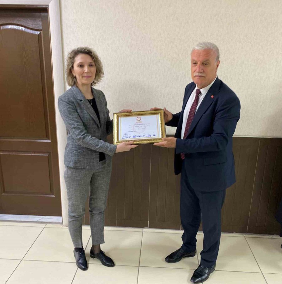 Kulu Belediye Başkanı Sertdemir Mazbatasını Alarak Göreve Başladı