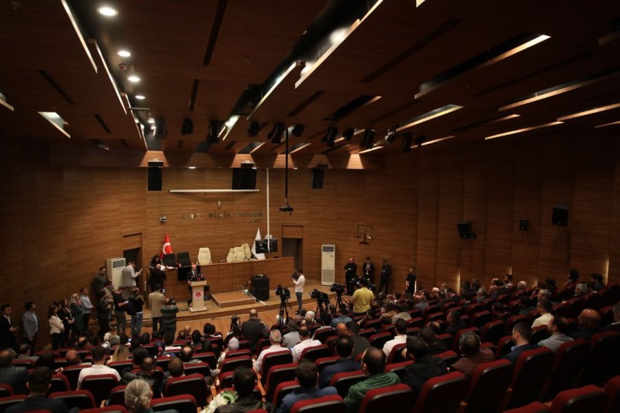 Başkan Çolakbayrakdar Mazbatasını Aldı