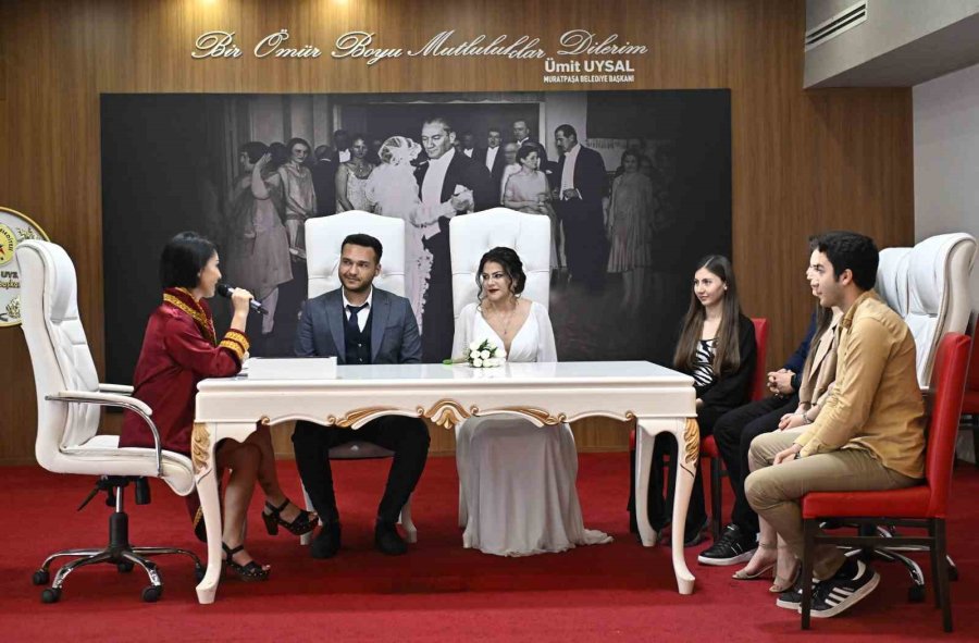 Antalya’da Nikah Salonlarında ’04.04.2024’ Yoğunluğu