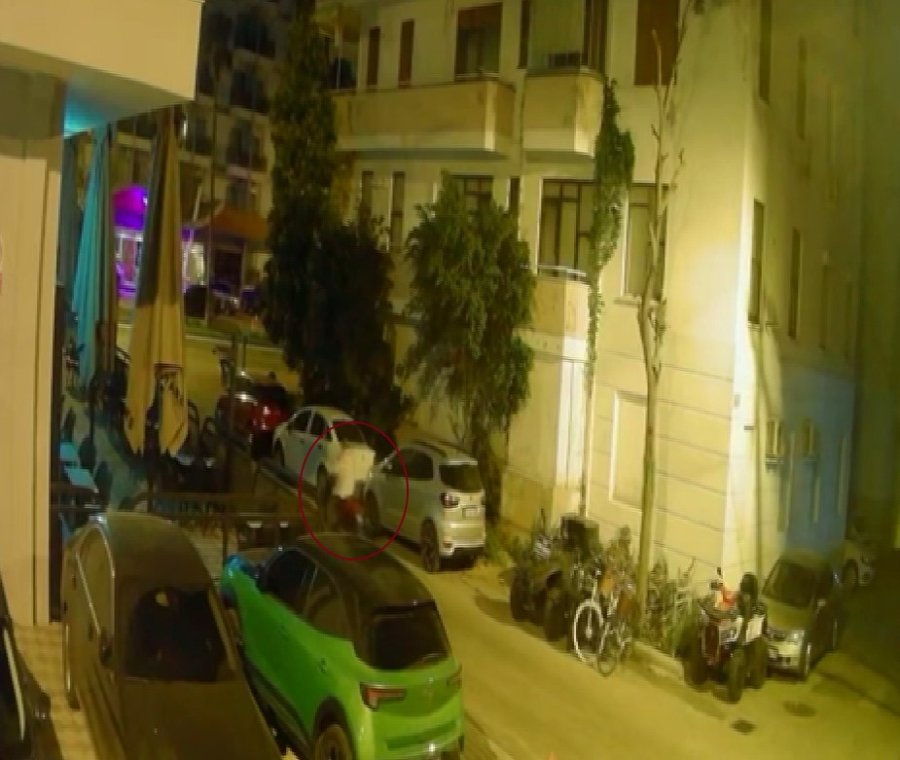 Alanya’da Motosikletin Çalınma Anı Güvenlik Kamerasında