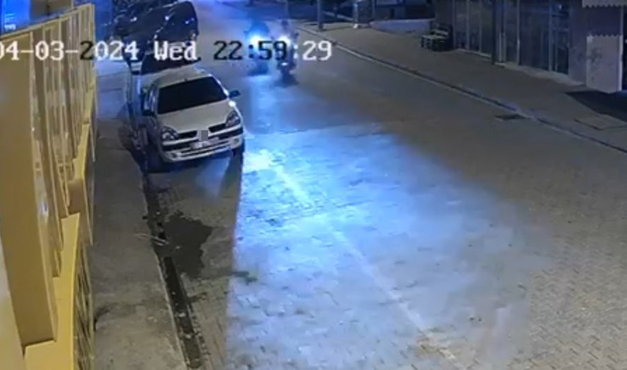 Ehliyetsiz Motosikletlilerin Kazasında İki Sürücü Yaralandı