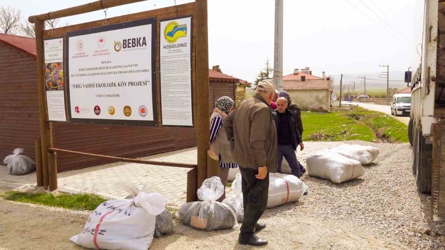 Eskişehir’de Atıl Tarım Arazileri 590 Bin Lavanta İle Renkleniyor