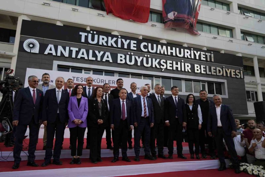 Muhittin Böcek: "çalışma Arkadaşlarım Görevlerini Aksatmayacak, Siyaset Yapmayacak"