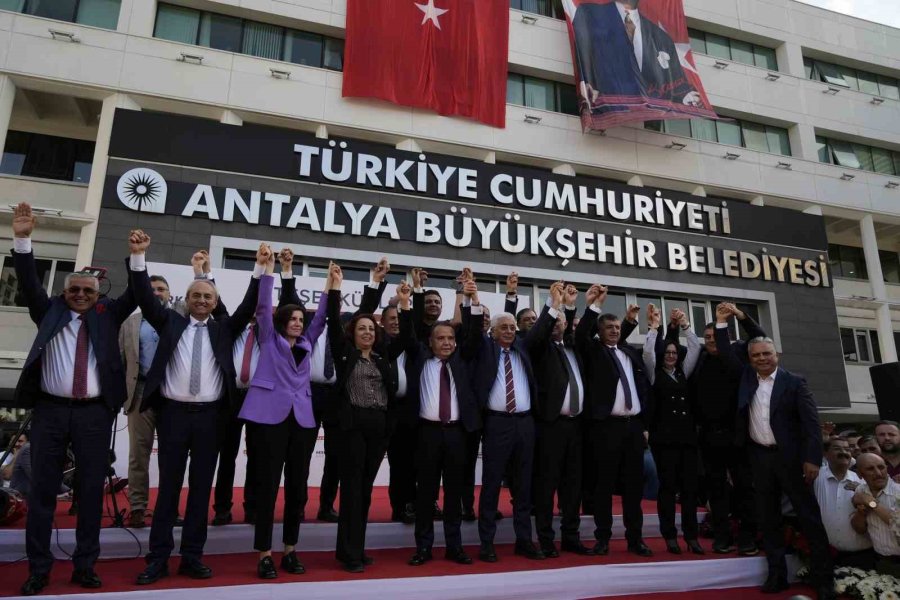 Muhittin Böcek: "çalışma Arkadaşlarım Görevlerini Aksatmayacak, Siyaset Yapmayacak"