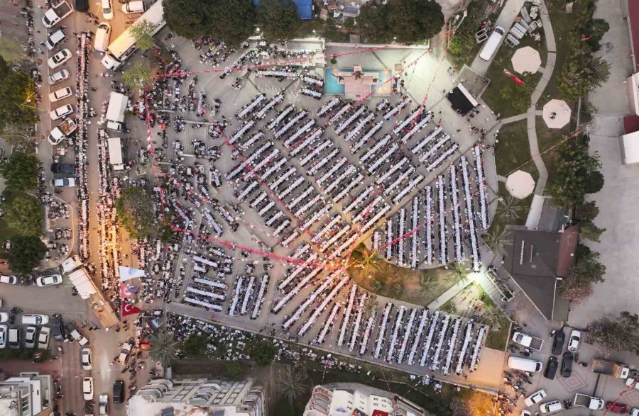 Başkan Seçer, Anamur’da Vatandaşlarla İftarda Bir Araya Geldi