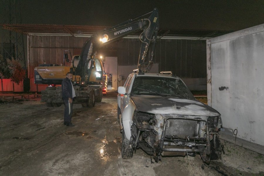 Mersin’de Boya Deposunda Çıkan Yangın Söndürüldü