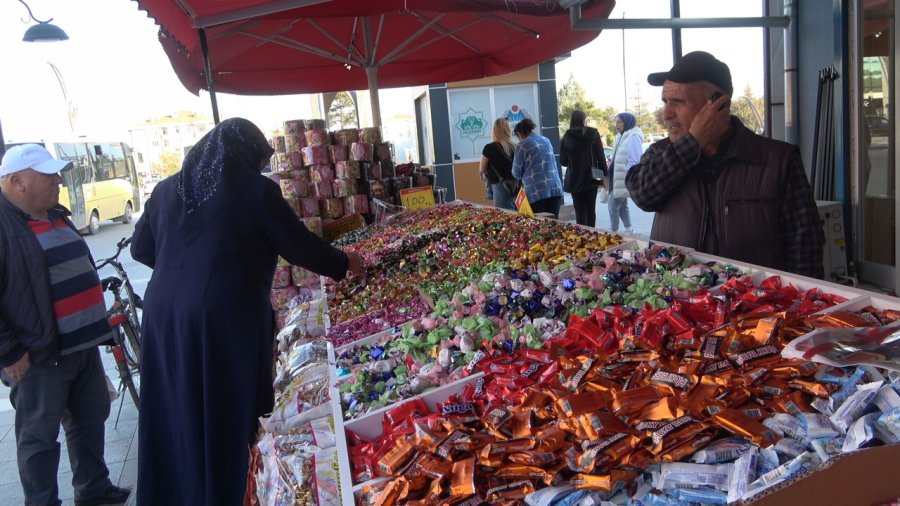 Aksaray’da Bayram Şekerinin Tatlı Telaşı Tezgahlarda