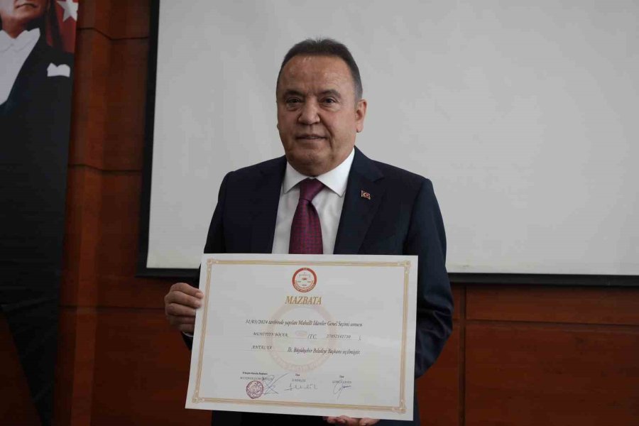 Büyükşehirde 2. Kez Mazbata Alan Böcek: "vatandaşlarımızın Emrindeyim"