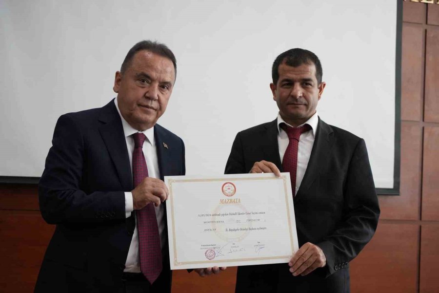 Büyükşehirde 2. Kez Mazbata Alan Böcek: "vatandaşlarımızın Emrindeyim"