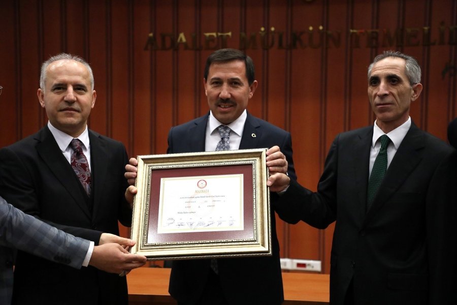 Karatay Belediye Başkanı Hasan Kılca Mazbatasını Aldı