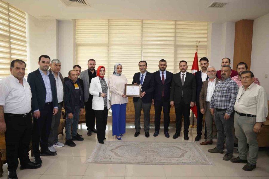 Karaman Belediye Başkanı Savaş Kalaycı, Mazbatasını Aldı