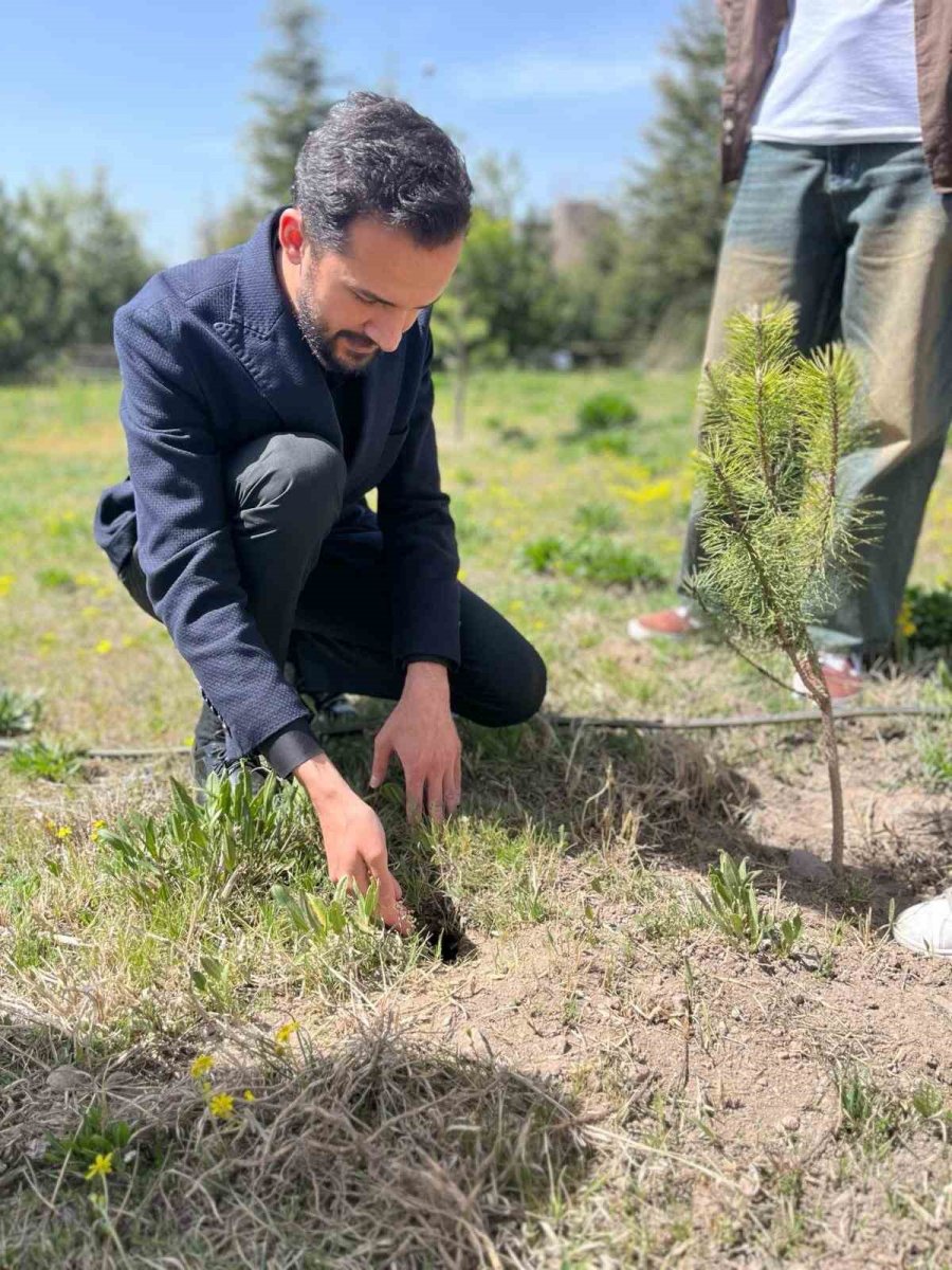 Erü’de Kampüsün Simgesi ‘gelengiler’ Uyandı