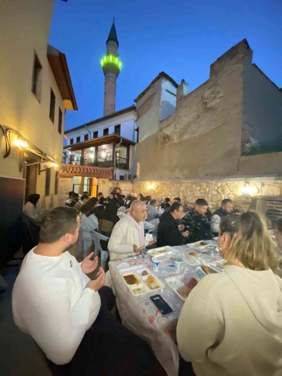 Eskişehir İl Müftülüğü Gençlerle İftarda Buluştu