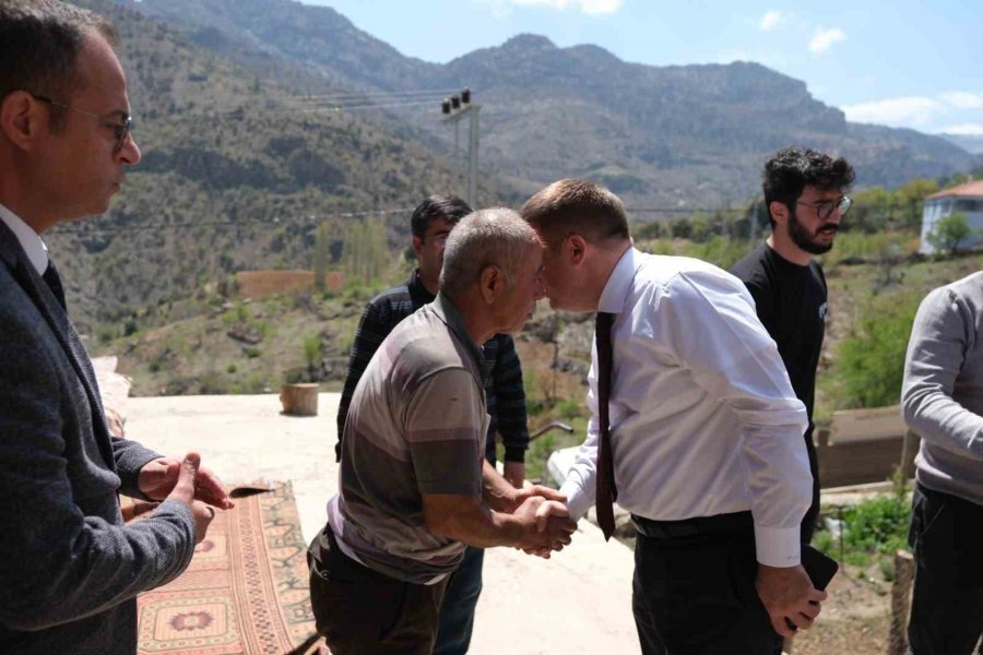 Ahşap Ev Çıkan Yangında Kullanılamaz Hale Geldi