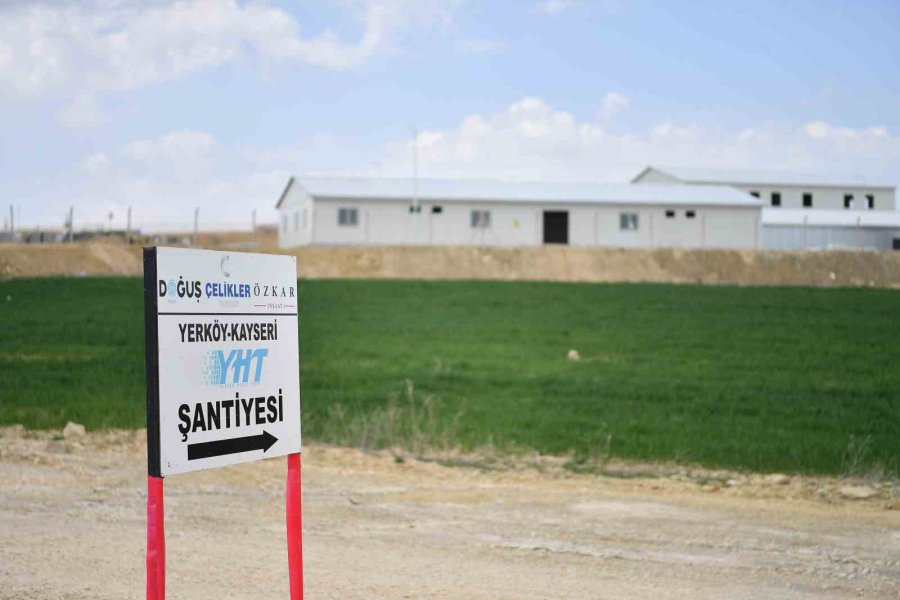 Başkan Büyükkılıç, Yüksek Hızlı Tren Hattı Projesi Şantiyesinde İncelemelerde Bulundu