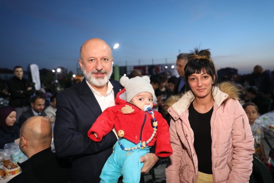 Başkan Çolakbayrakdar, “hemşehrilerimizle Ramazan’ın Güzelliklerini Paylaşıyoruz”