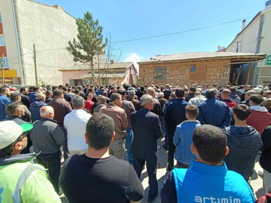 Mazbatasını Alamadan Kalbine Yenik Düşen Muhtara Son Görev