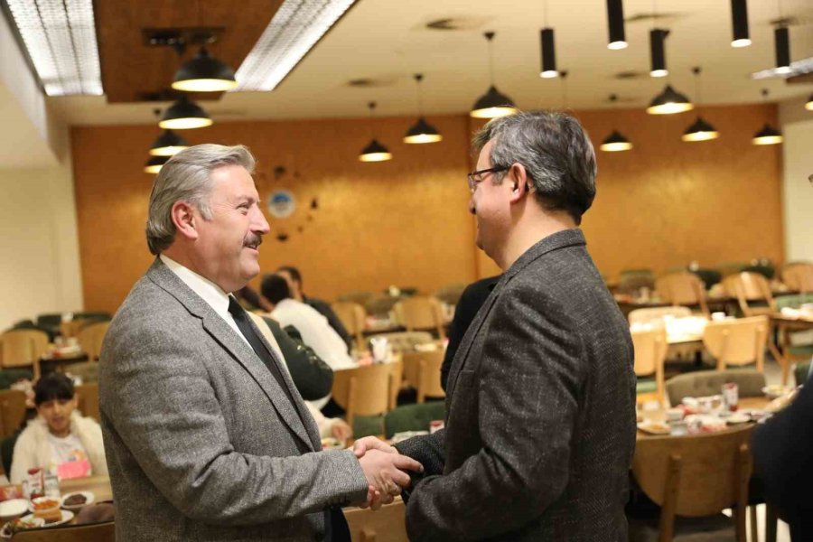 Başkan Palancıoğlu, Yeni Dönem Meclis Üyeleri Ve Aileleriyle Tanıştı