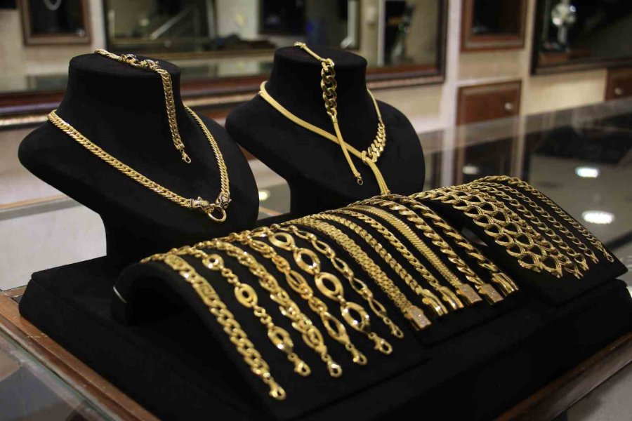 Gramajı Düşük Ama Gösterişli Takılar İlgi Görüyor