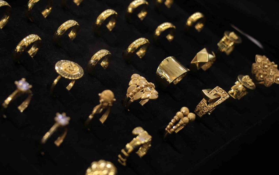 Gramajı Düşük Ama Gösterişli Takılar İlgi Görüyor