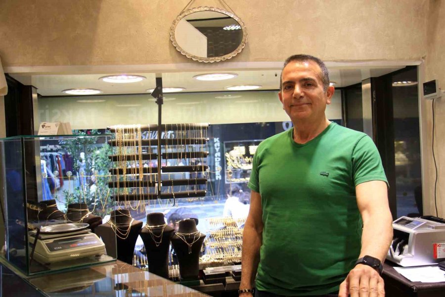 Gramajı Düşük Ama Gösterişli Takılar İlgi Görüyor