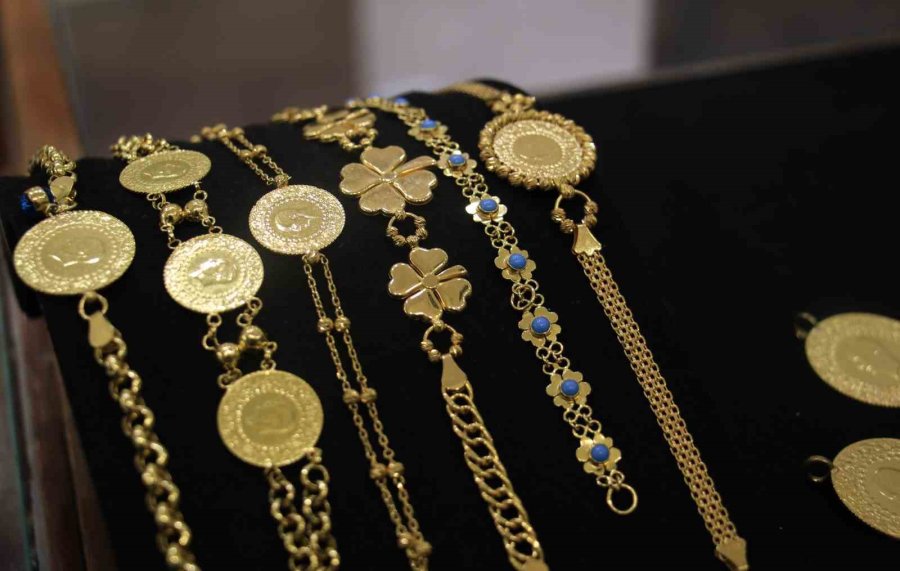 Gramajı Düşük Ama Gösterişli Takılar İlgi Görüyor