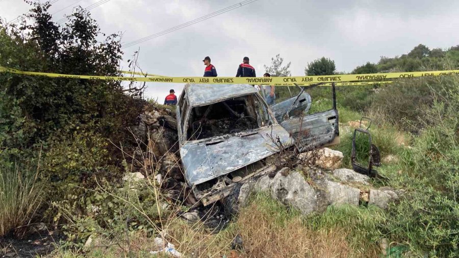 Mersin’de Yanarak Ölen 3 Kişinin Cenazeleri Adli Tıp Kurumuna Gönderildi