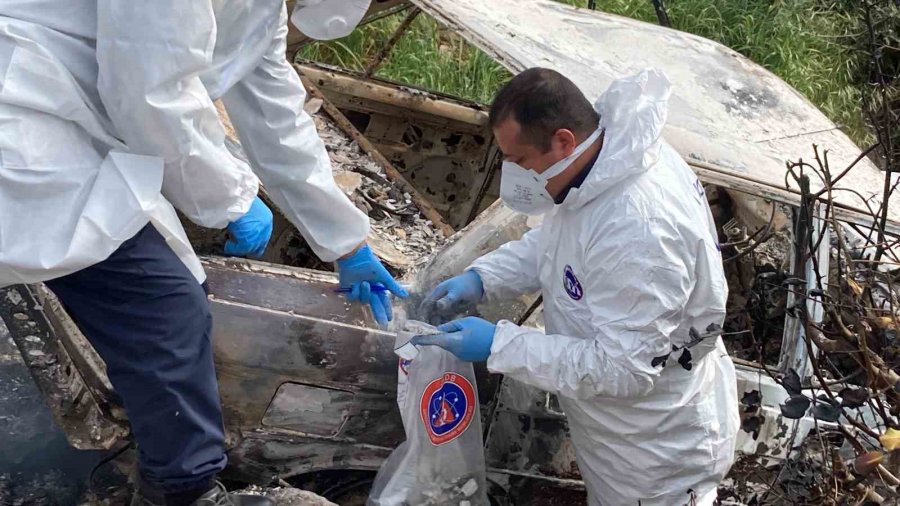 Mersin’de 2’si Evde, Biri Araçta Olmak Üzere 3 Kişi Yanarak Ölmüş Halde Bulundu