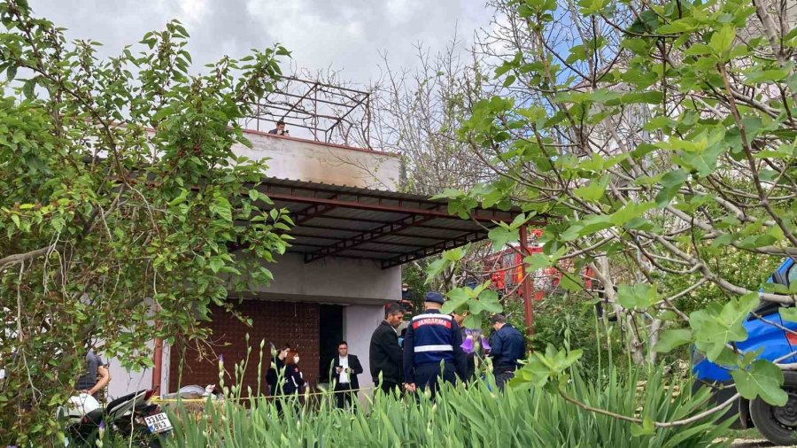 Mersin’de 2’si Evde, Biri Araçta Olmak Üzere 3 Kişi Yanarak Ölmüş Halde Bulundu